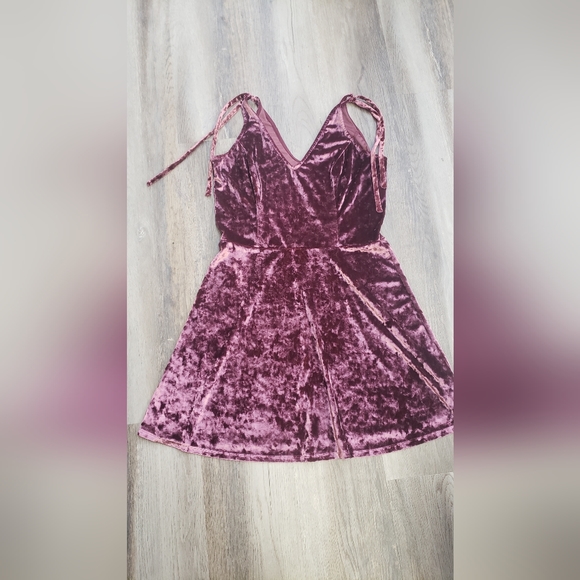 L A Hearts Crushed Velvet Skater Dress!! - Picture 2 of 4